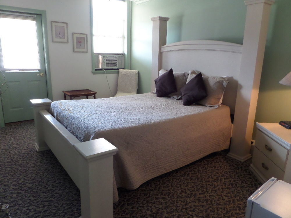 Stone Waters Inn Bellaire المظهر الخارجي الصورة