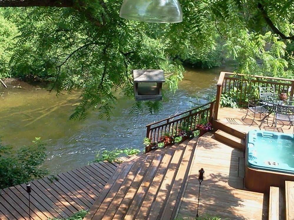 Stone Waters Inn Bellaire المظهر الخارجي الصورة