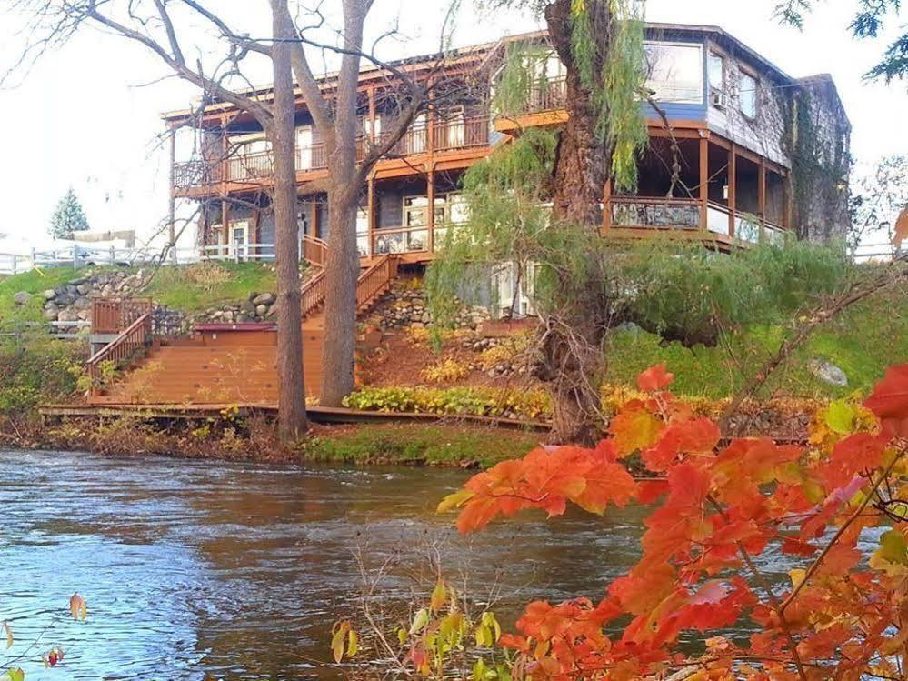 Stone Waters Inn Bellaire المظهر الخارجي الصورة