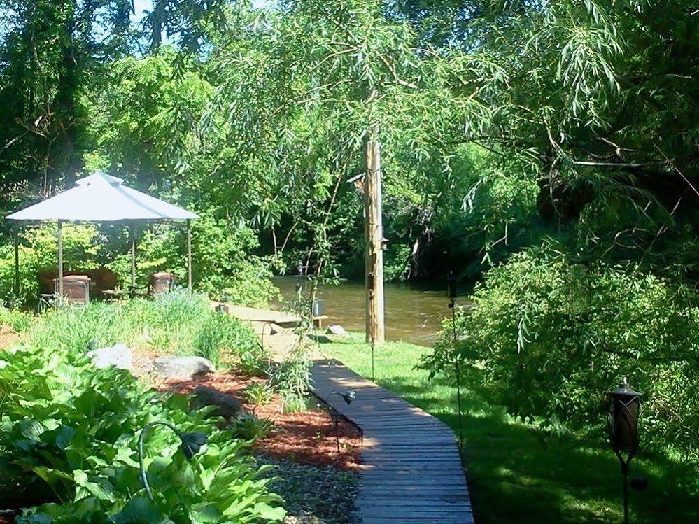 Stone Waters Inn Bellaire المظهر الخارجي الصورة