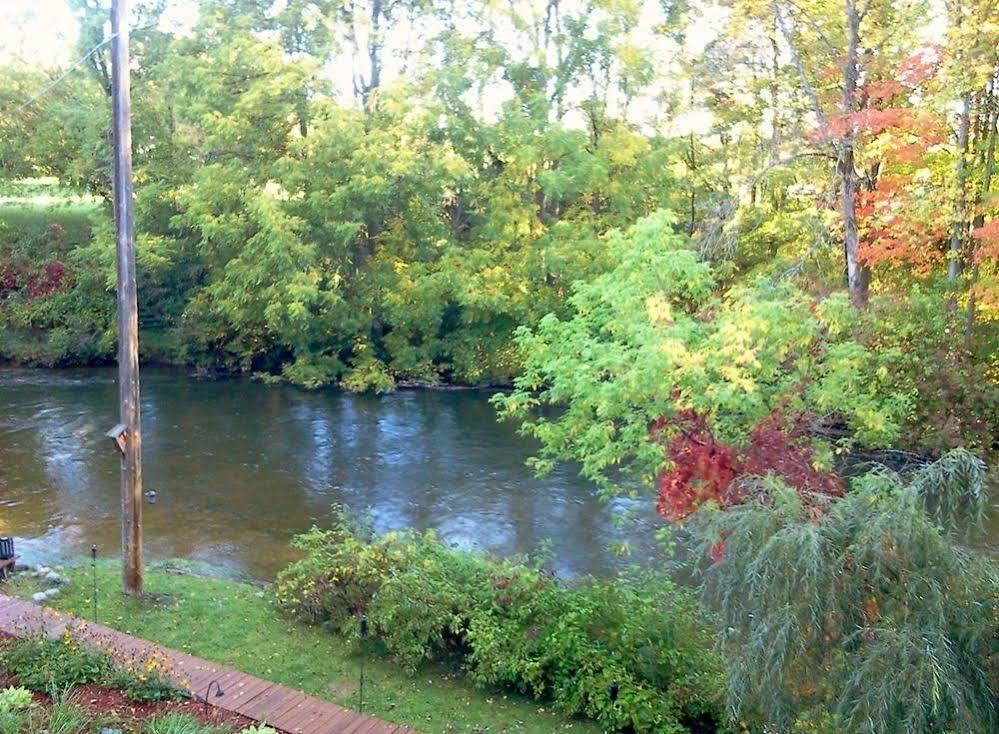 Stone Waters Inn Bellaire المظهر الخارجي الصورة